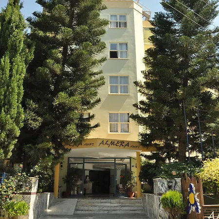 Aparthotel Almera