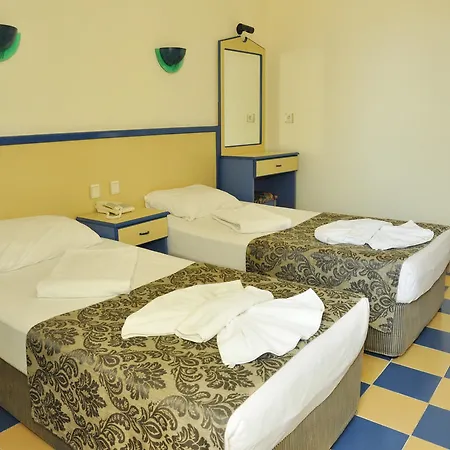 Aparthotel Almera
