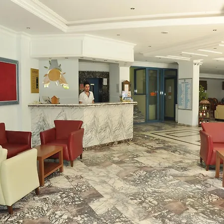 Aparthotel Almera